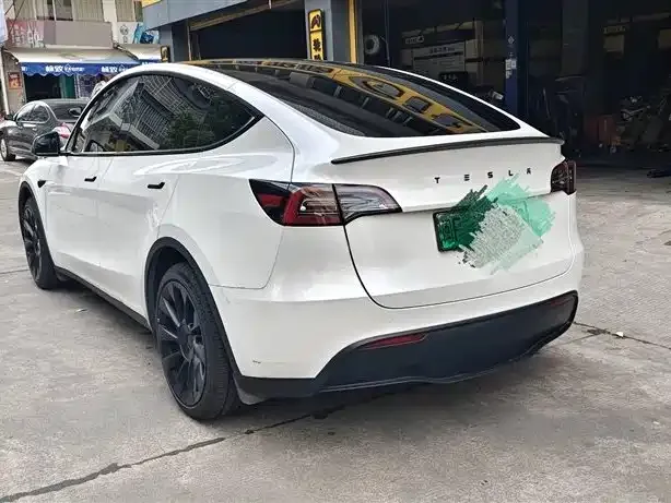 Tesla Model Y — фото 9