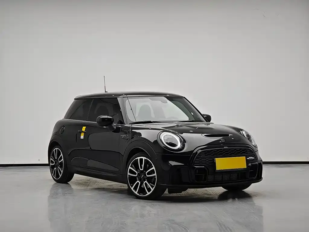 MINI Cooper (3-door) 2023 из CN, фото 10