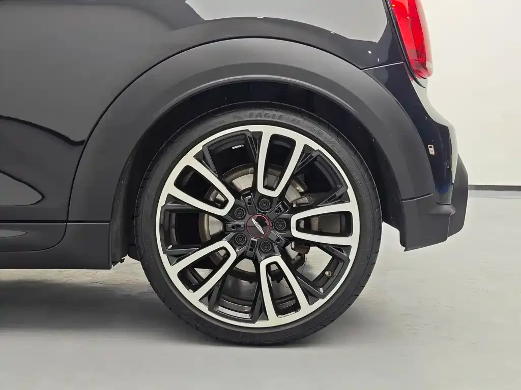MINI Cooper (3-door) 2023 из CN, фото 9
