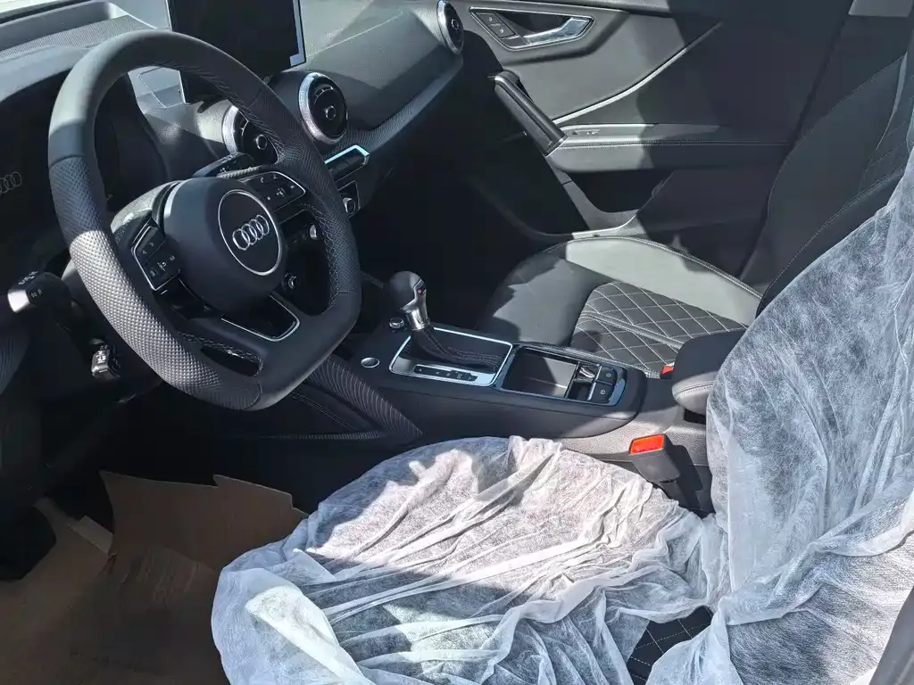Audi Q2L 2026 из CN, фото 3