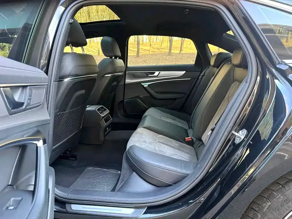 Audi A6L 2021 из CN, фото 3