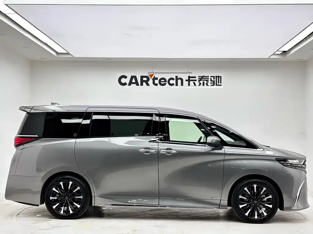 Toyota Alphard 2023 из CN, фото 2