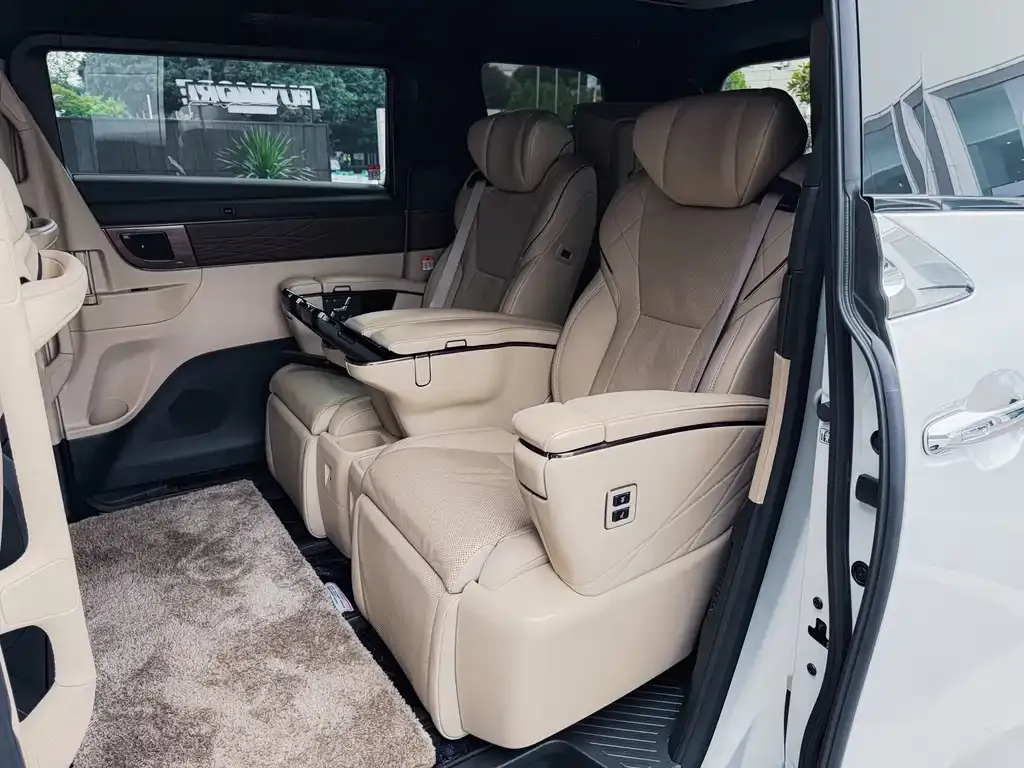 Toyota Alphard 2024 из CN, фото 6