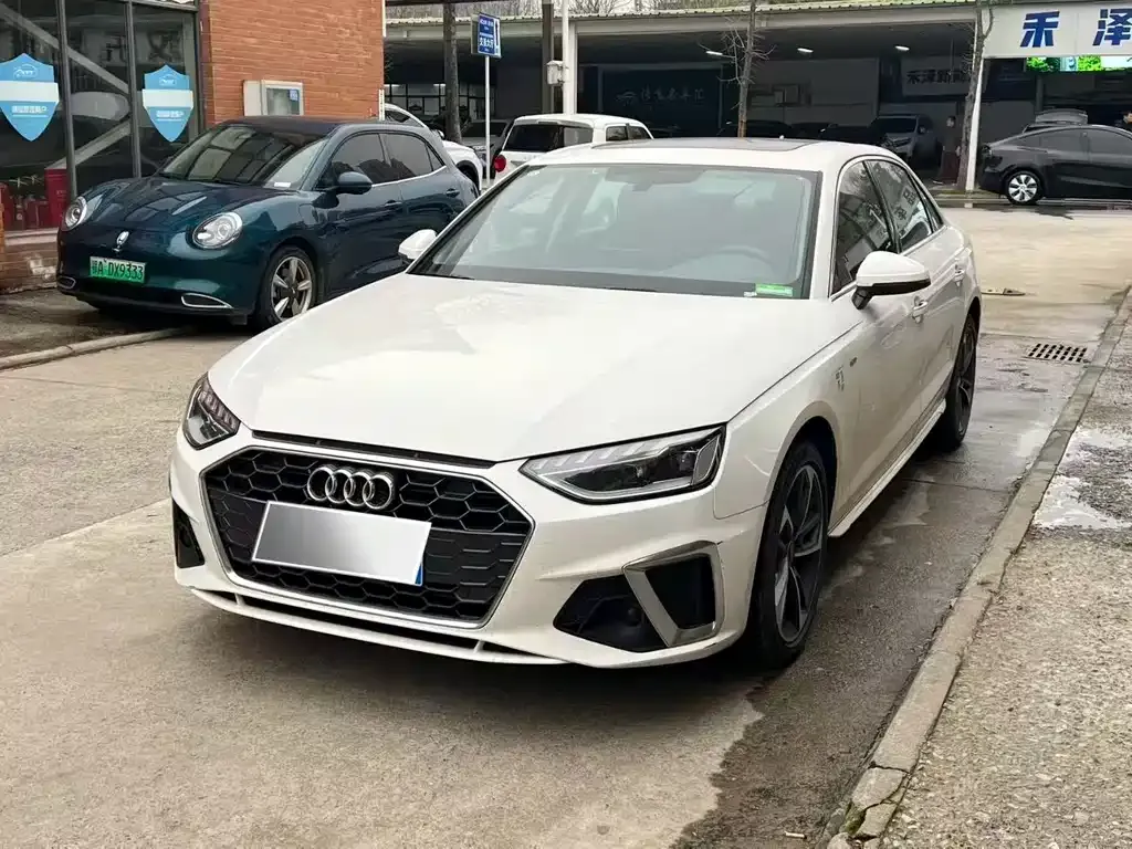 Audi A4L 2023 из CN, фото 1