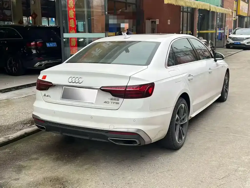 Audi A4L 2023 из CN, фото 6