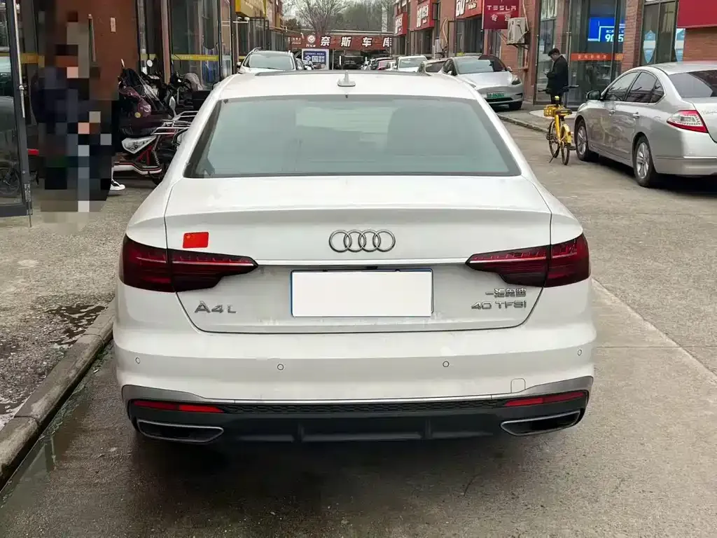 Audi A4L 2023 из CN, фото 4