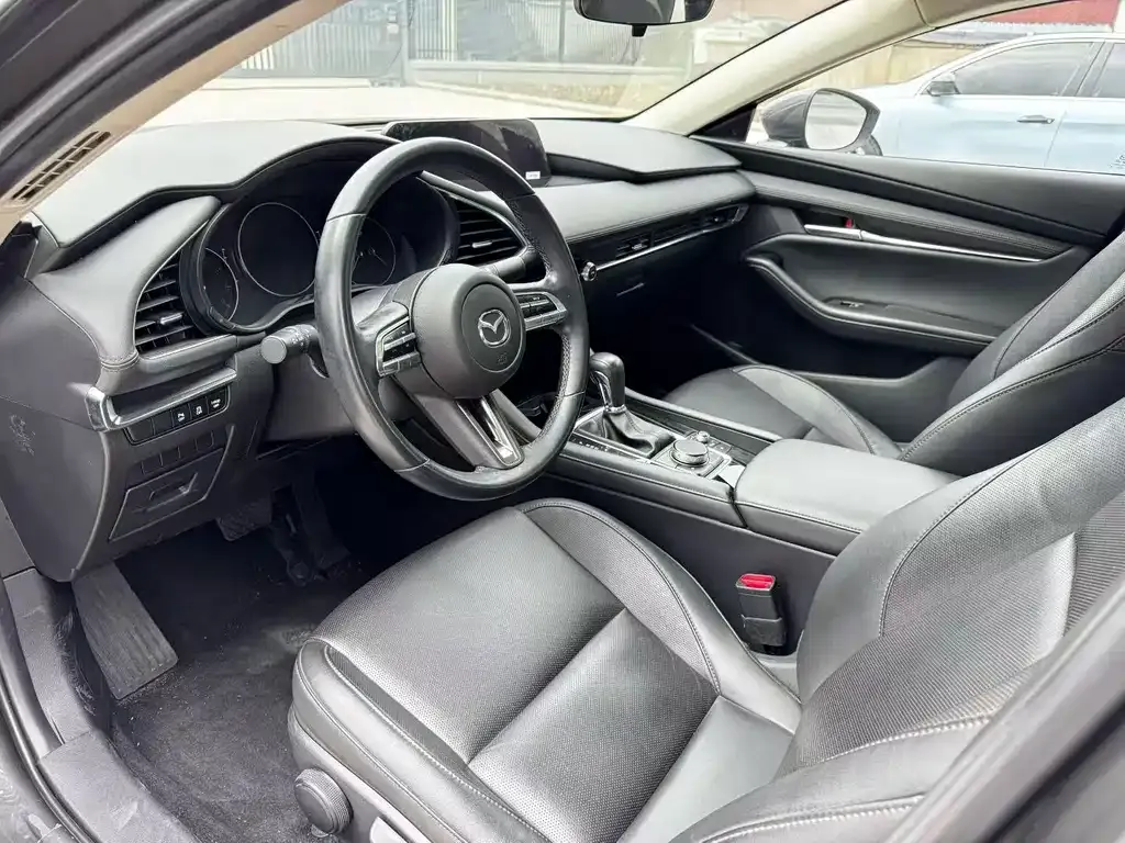 Mazda 3 Axela 2022 из CN, фото 6