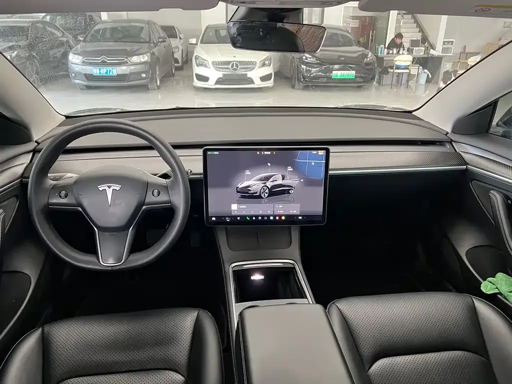 Tesla Model 3 — фото 6