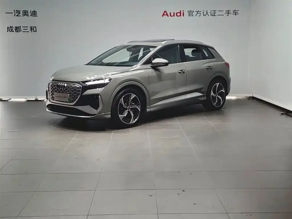 Audi Q4 e-tron — фото 1
