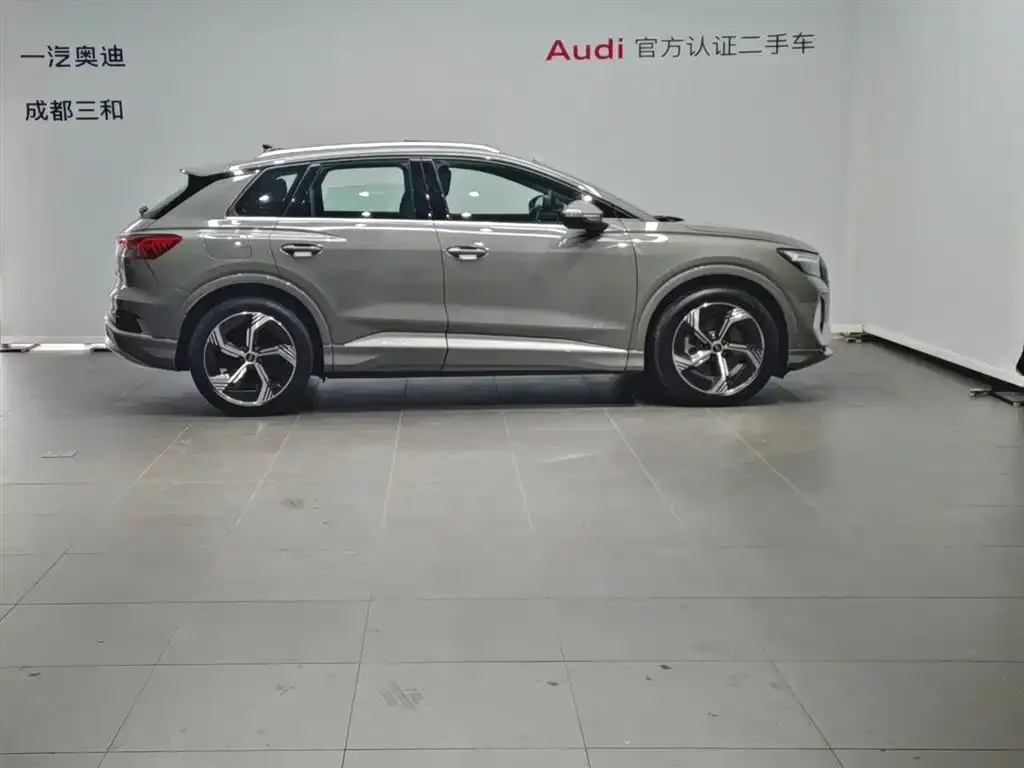 Audi Q4 e-tron — фото 10