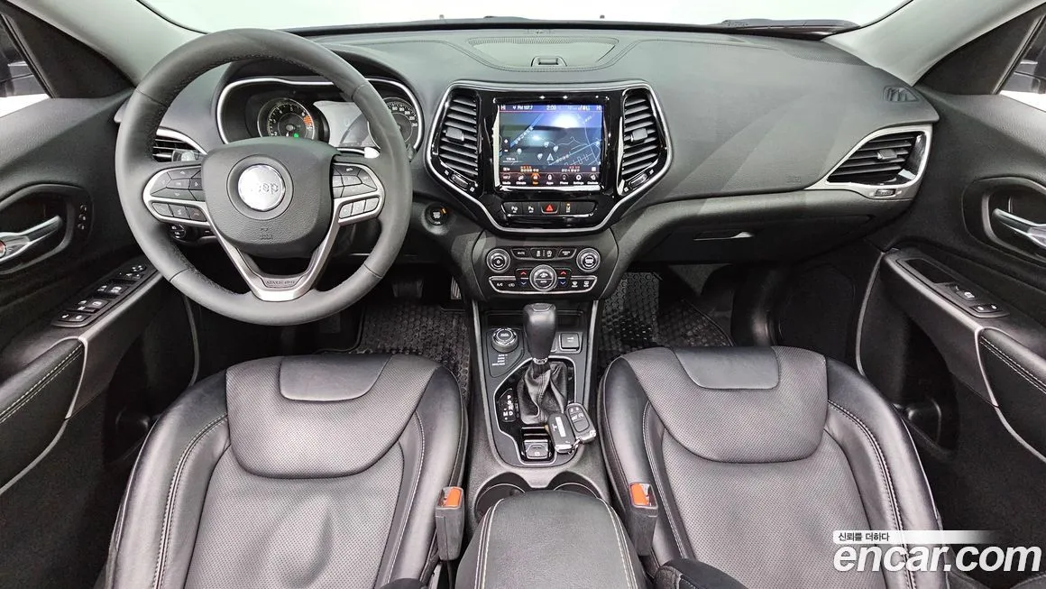 Jeep Cherokee — фото 7