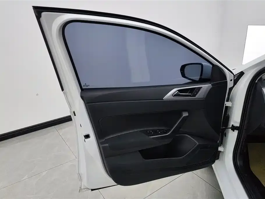 Volkswagen Polo 2023 из CN, фото 10