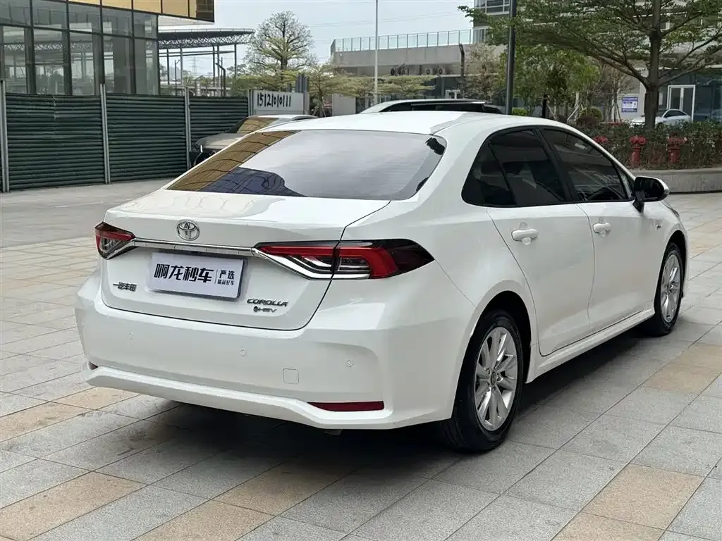 Toyota Corolla — фото 5