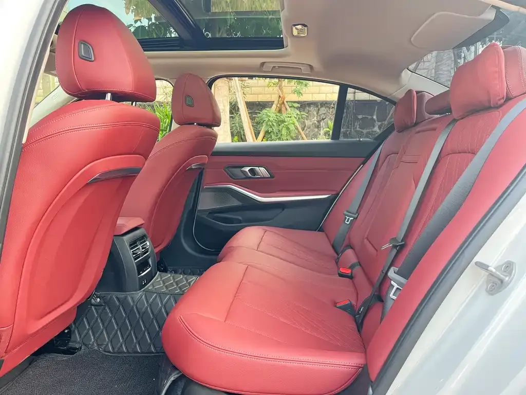BMW i3 2024 из CN, фото 2