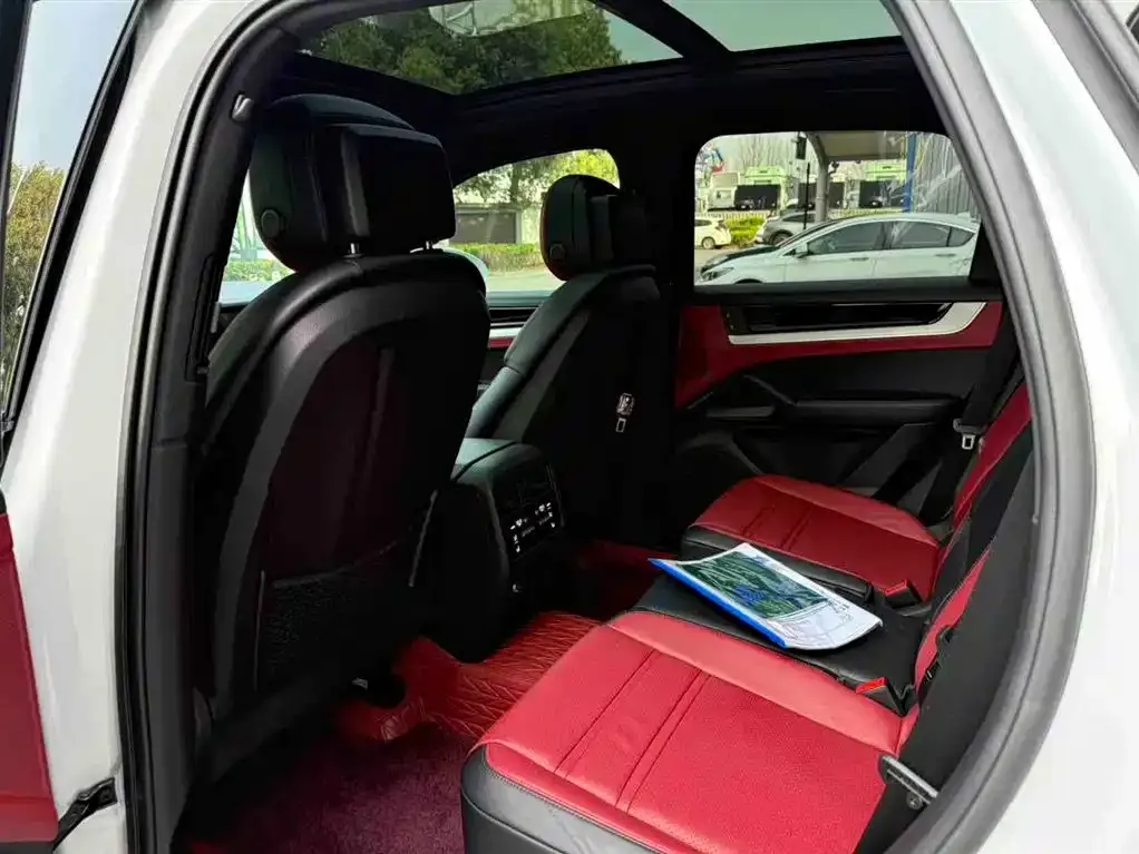 Porsche Cayenne 2023 из CN, фото 2