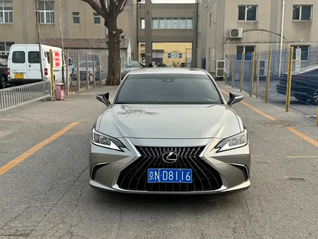 Lexus ES 2023 из CN, фото 3