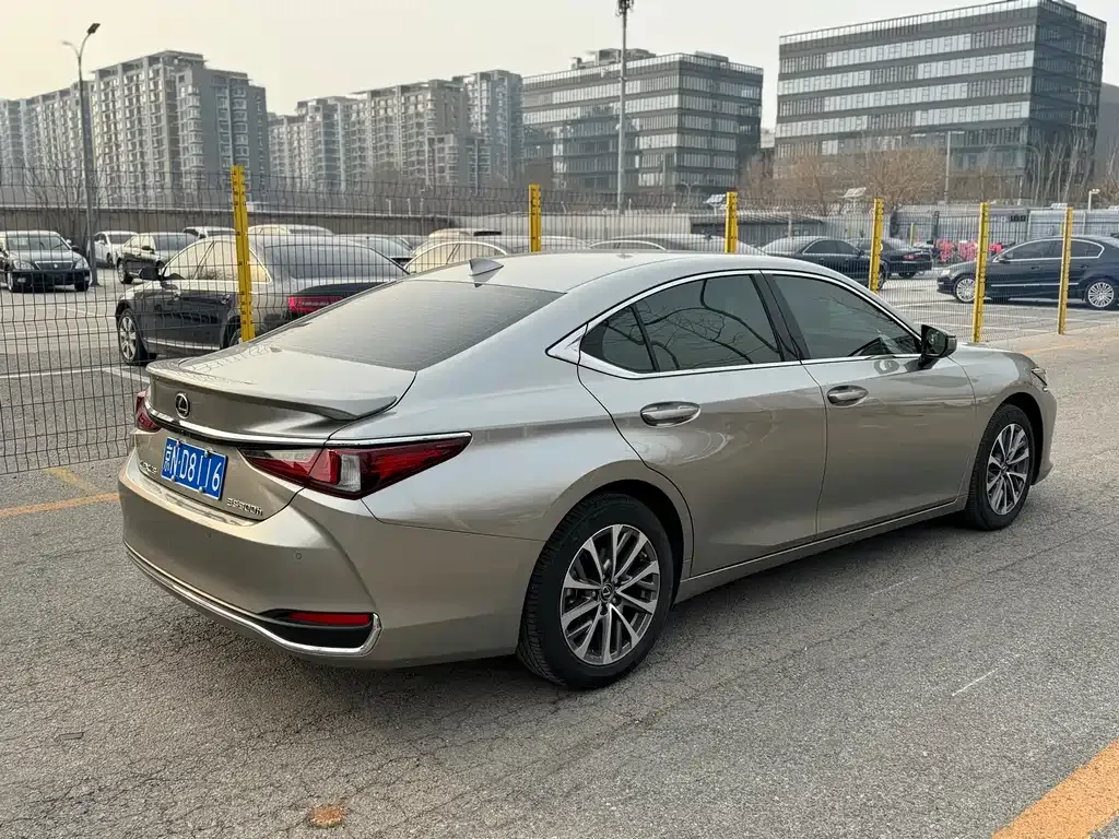 Lexus ES 2023 из CN, фото 7