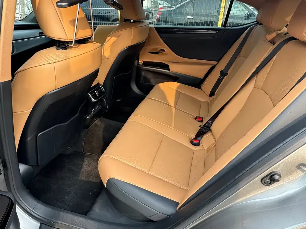 Lexus ES 2023 из CN, фото 4