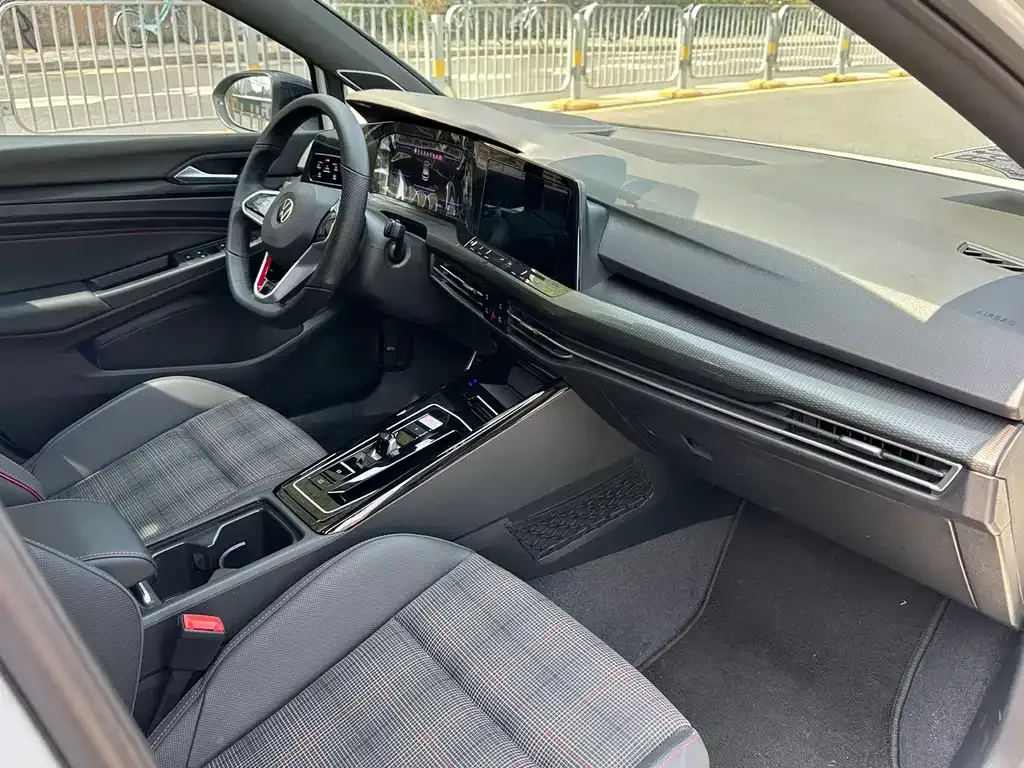Volkswagen Golf GTI 2022 из CN, фото 10