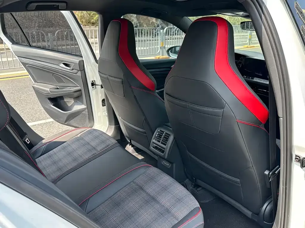 Volkswagen Golf GTI 2022 из CN, фото 5