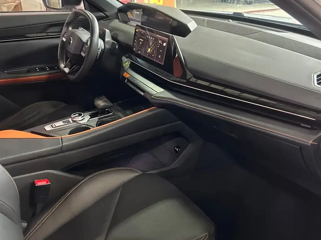 Changan UNI-V 2023 из CN, фото 4