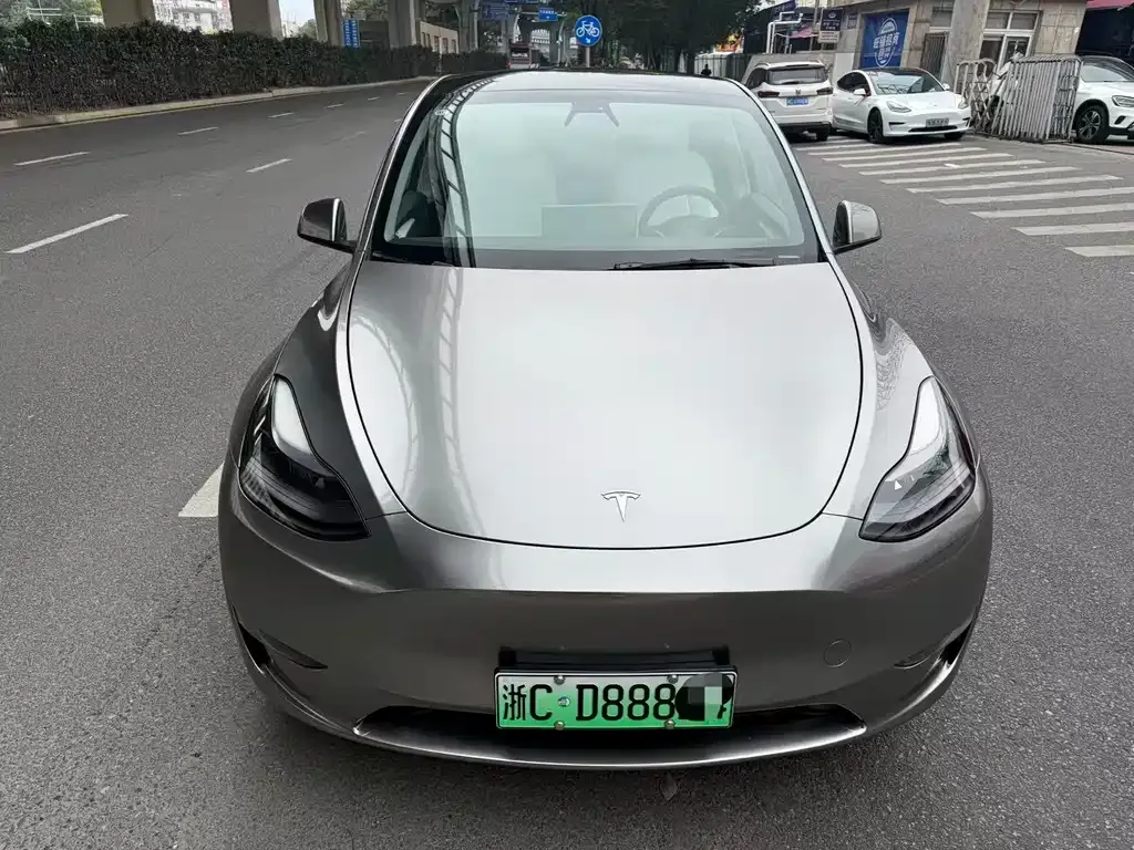 Tesla Model Y — фото 7