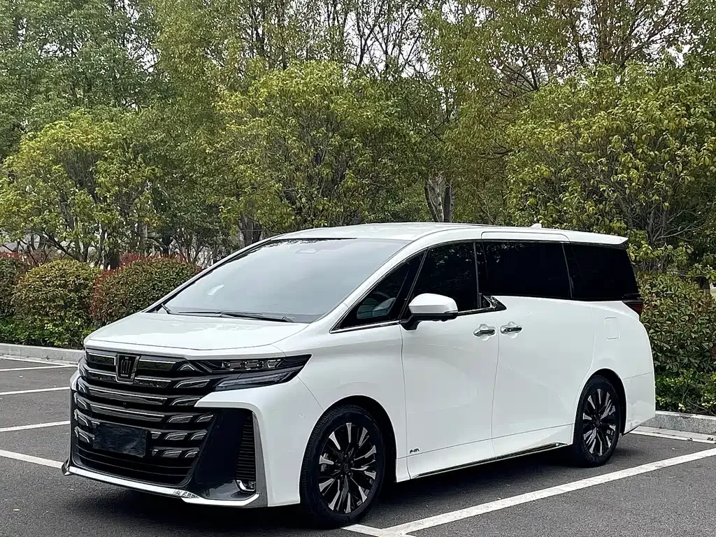 Toyota Vellfire 2024 из CN, фото 1