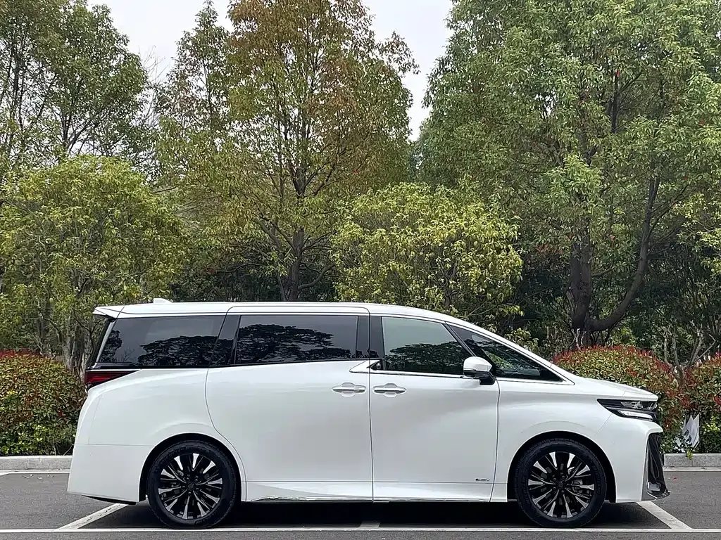 Toyota Vellfire 2024 из CN, фото 10