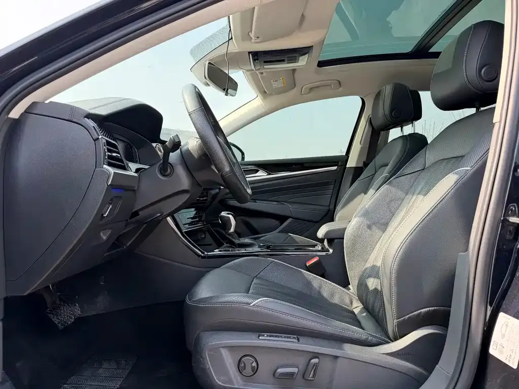 Volkswagen Passat 2022 из CN, фото 9