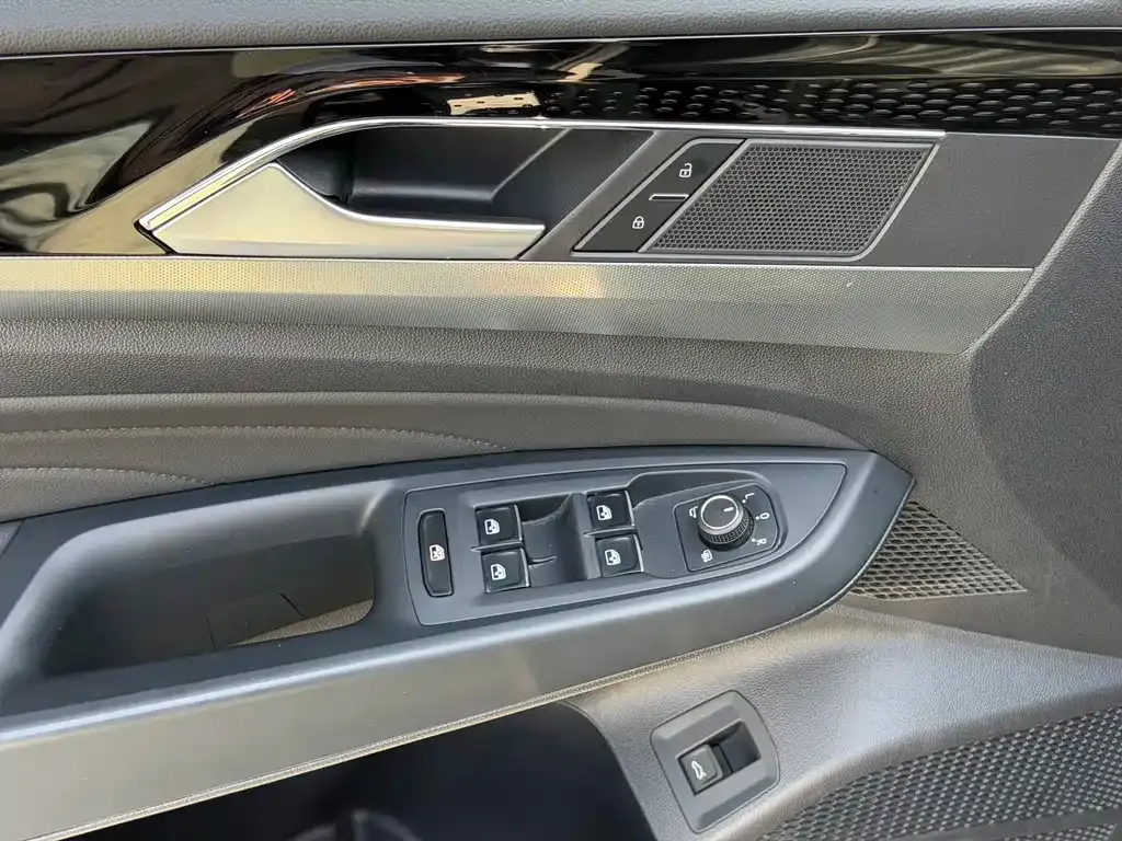 Volkswagen Passat 2022 из CN, фото 8