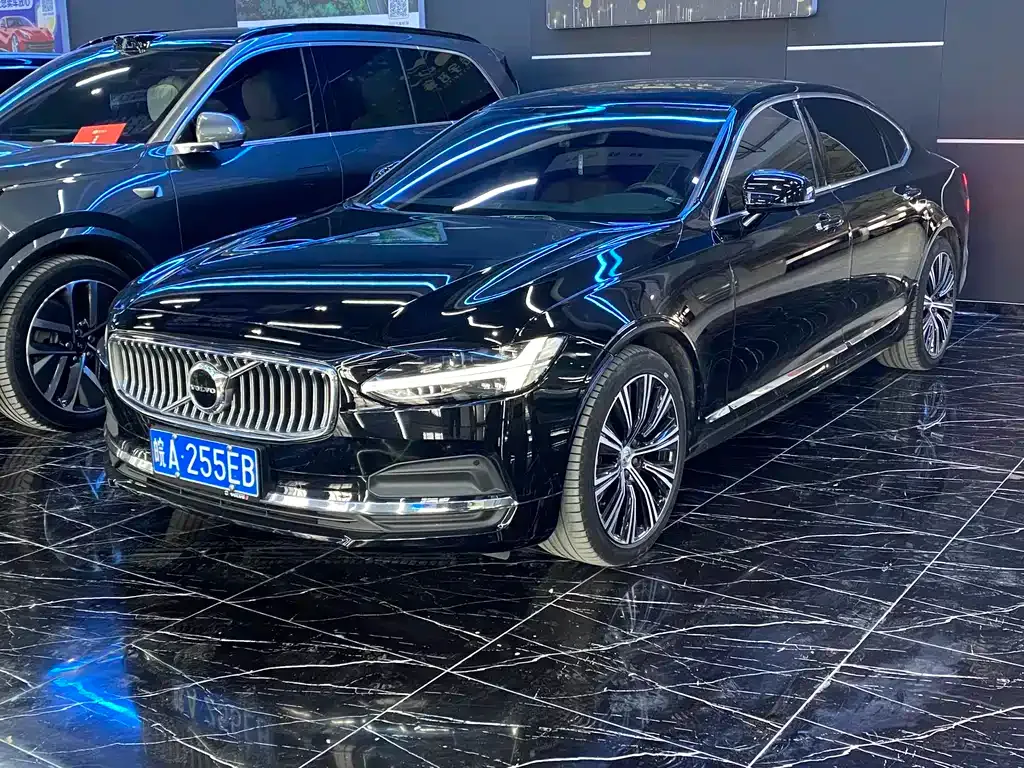Volvo S90 — фото 1