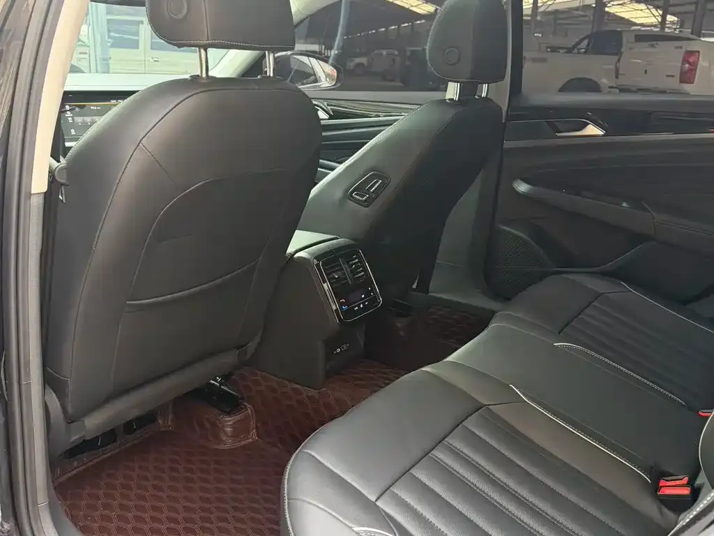Volkswagen Passat — фото 9