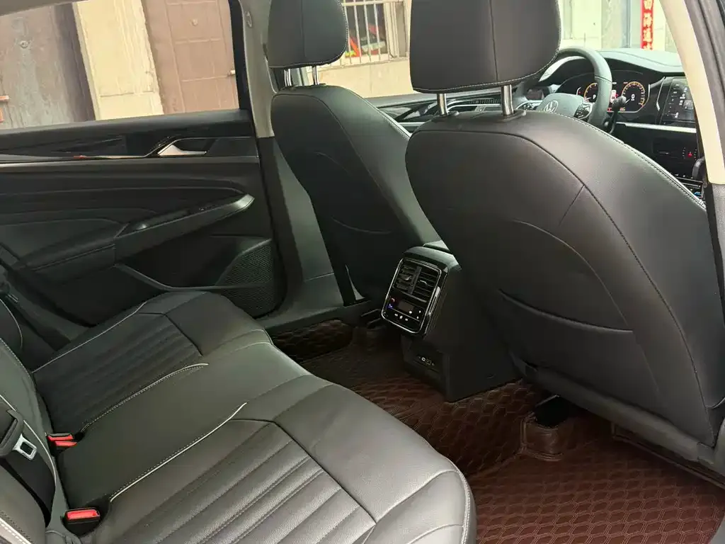 Volkswagen Passat — фото 8