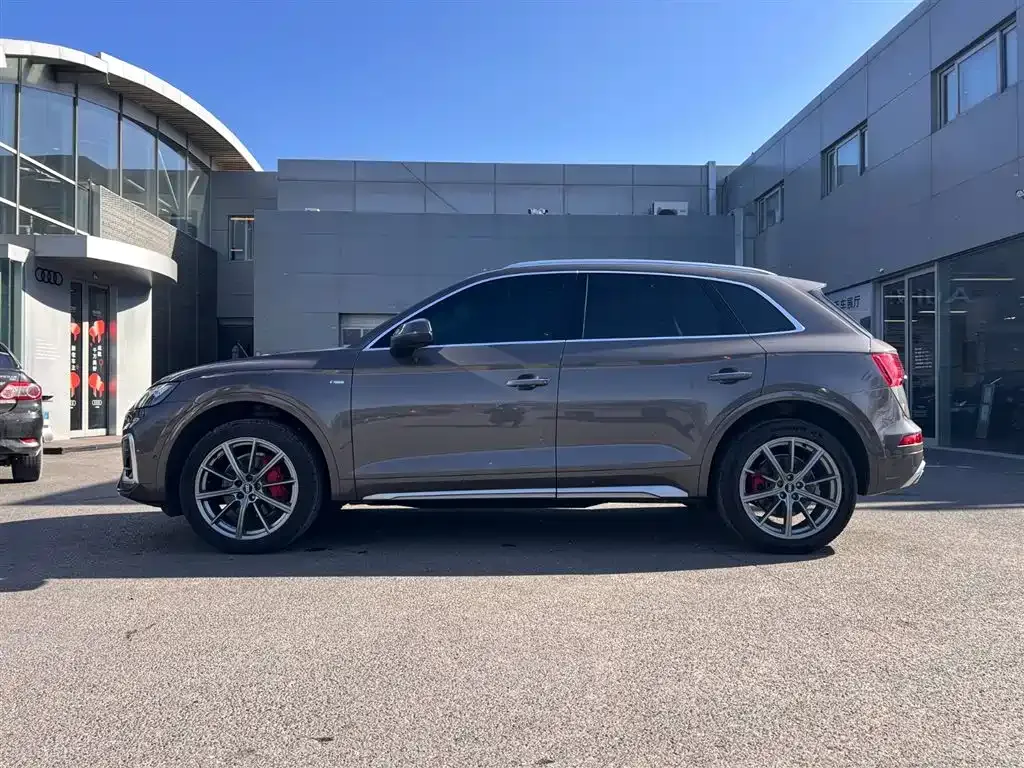 Audi Q5L 2022 из CN, фото 8