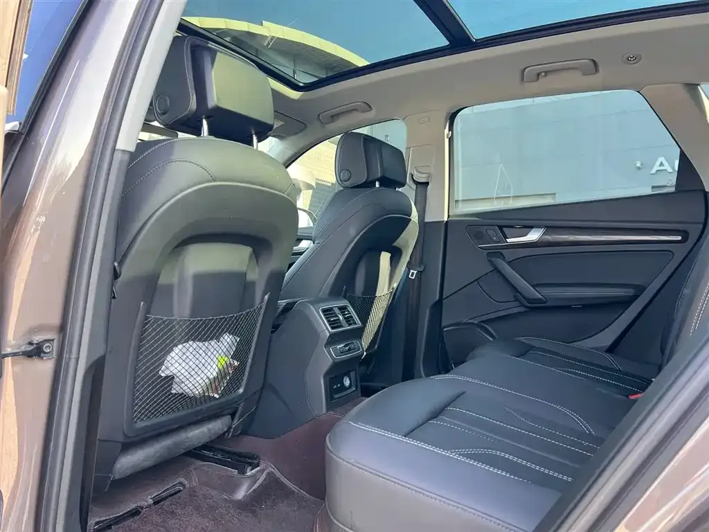 Audi Q5L 2022 из CN, фото 2