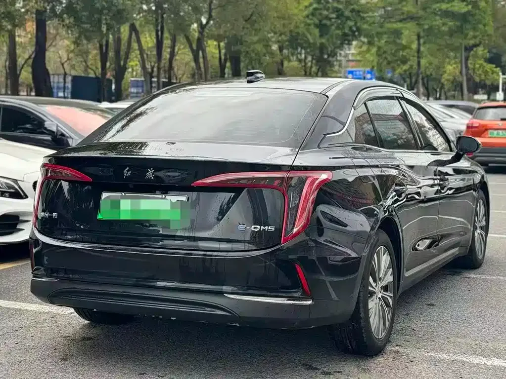Hongqi E-QM5 — фото 6