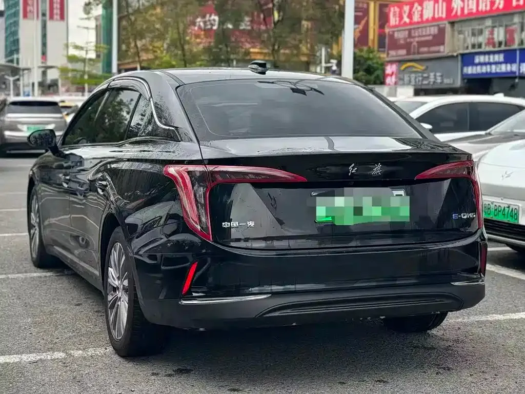 Hongqi E-QM5 — фото 8