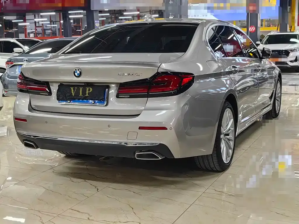 BMW 5 Series — фото 4