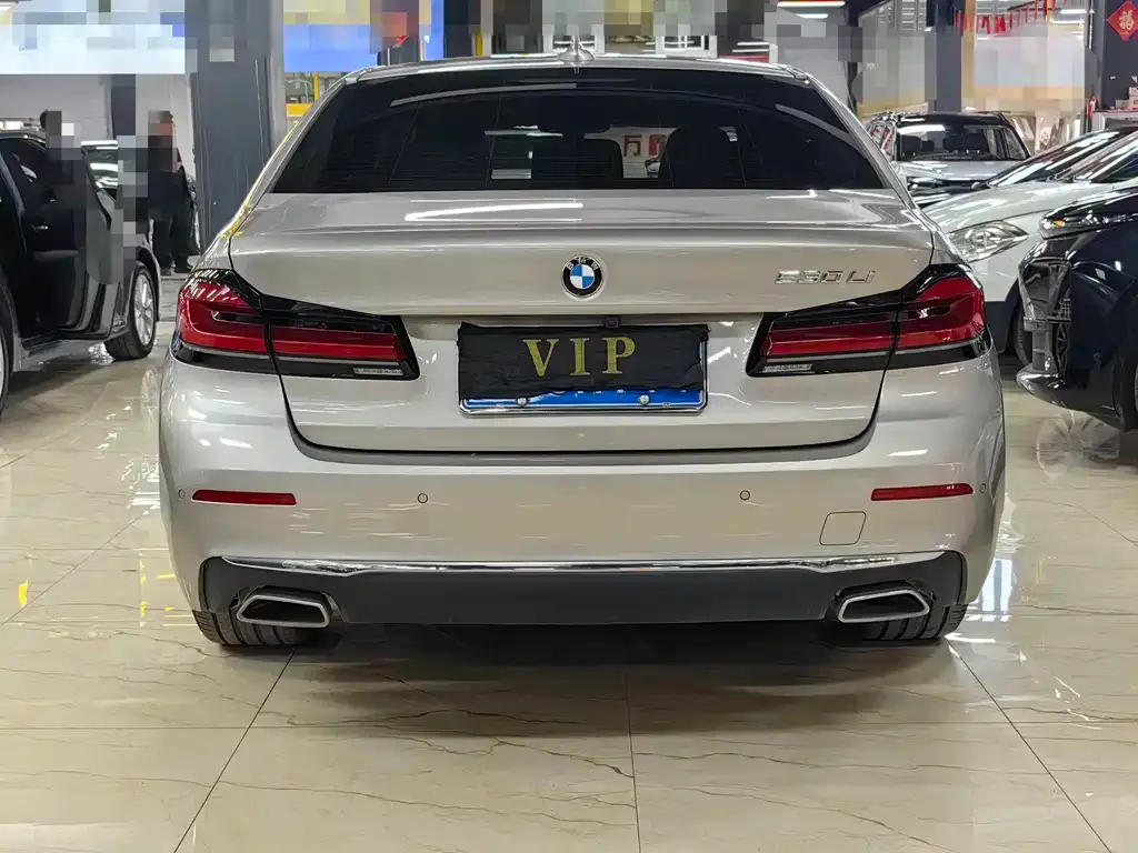 BMW 5 Series — фото 10
