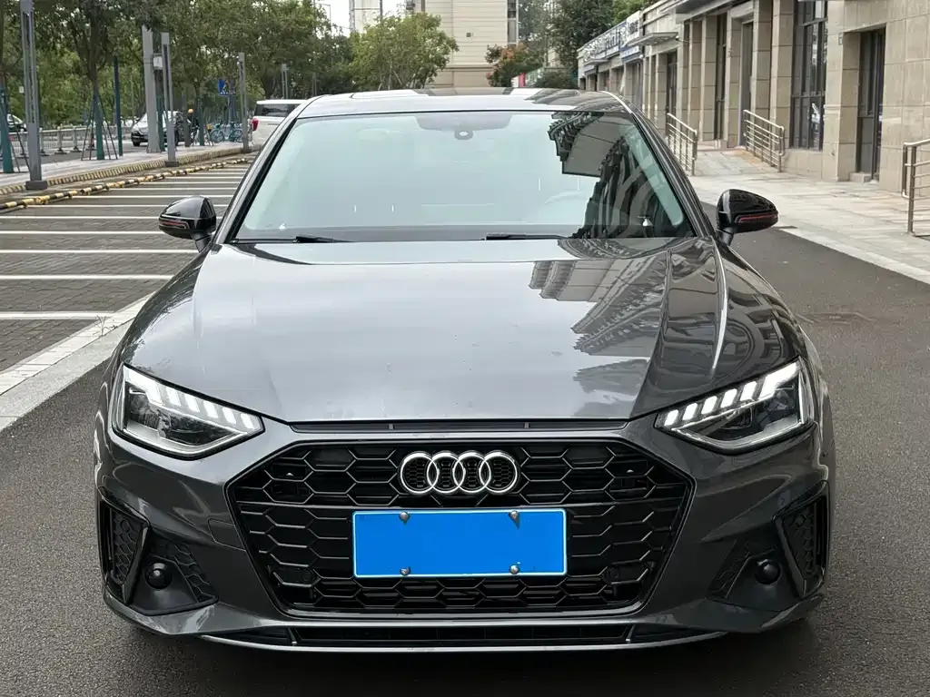 Audi A4L 2023 из CN, фото 10