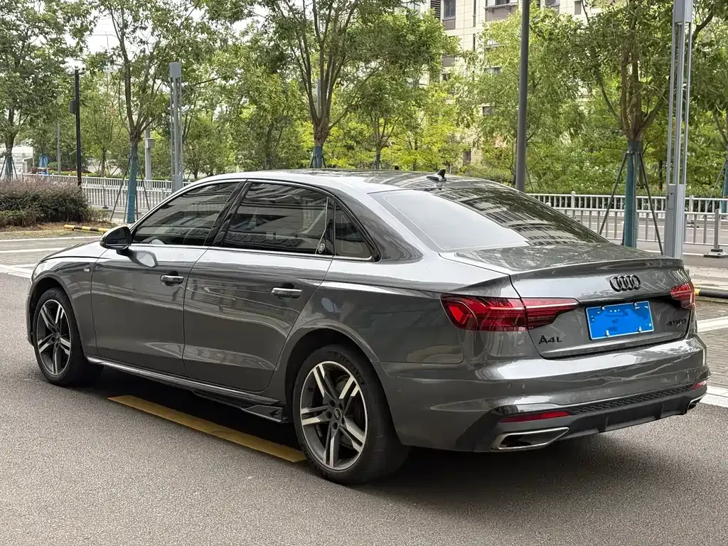 Audi A4L 2023 из CN, фото 7