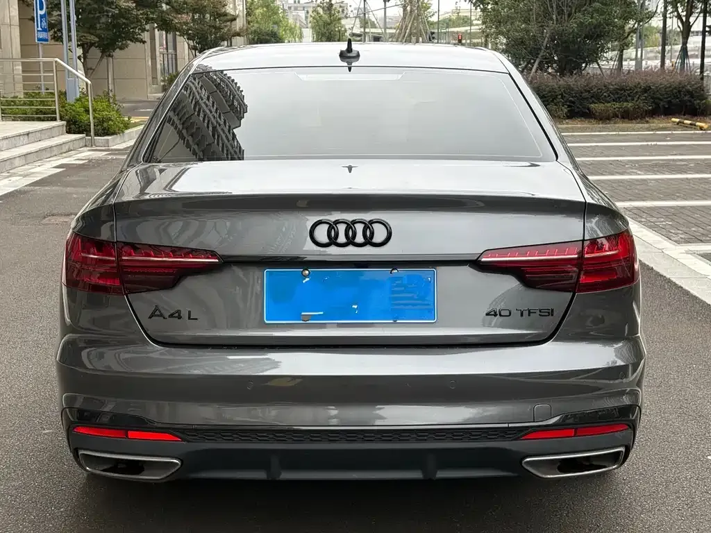 Audi A4L 2023 из CN, фото 6