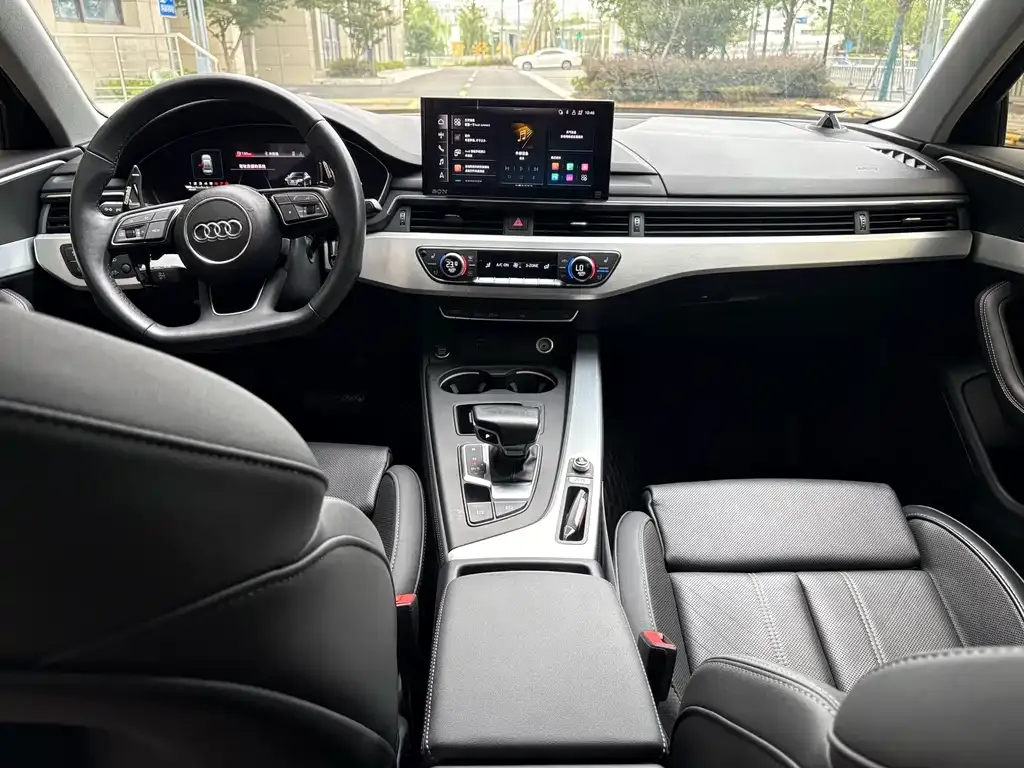 Audi A4L 2023 из CN, фото 3