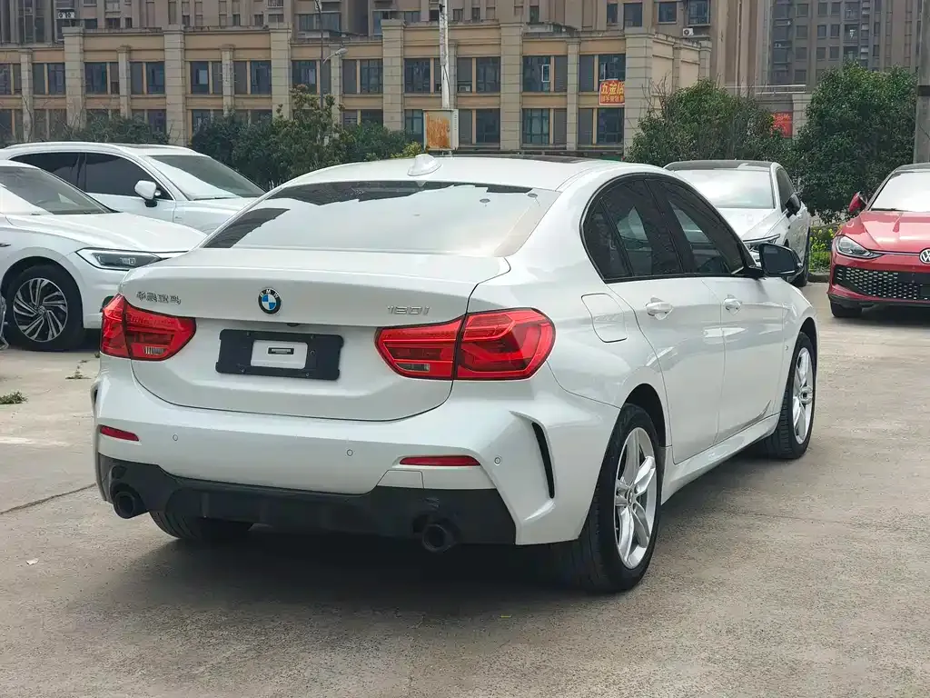 BMW 1 Series 2022 из CN, фото 2