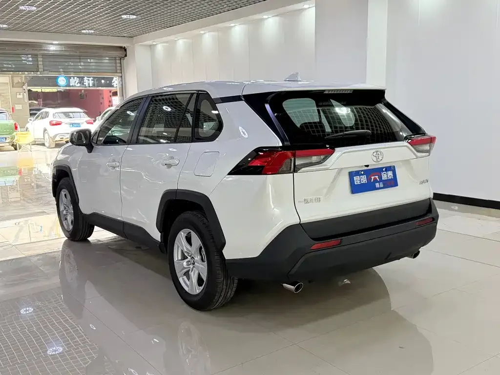 Toyota RAV4 2025 из CN, фото 5