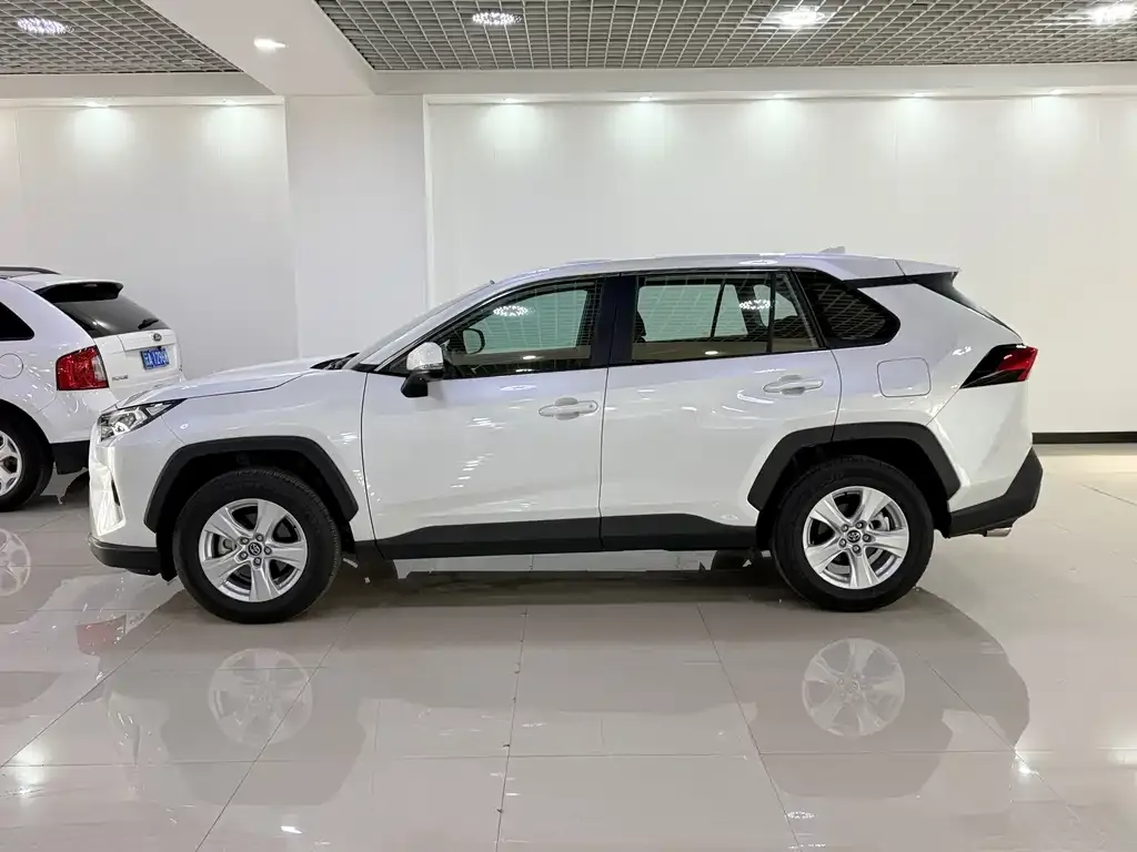 Toyota RAV4 2025 из CN, фото 6