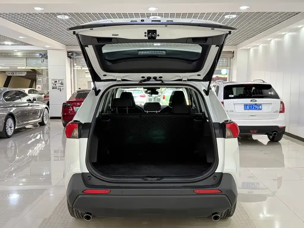 Toyota RAV4 2025 из CN, фото 10