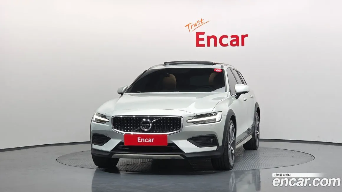 Volvo V60 2021 из KR, фото 2