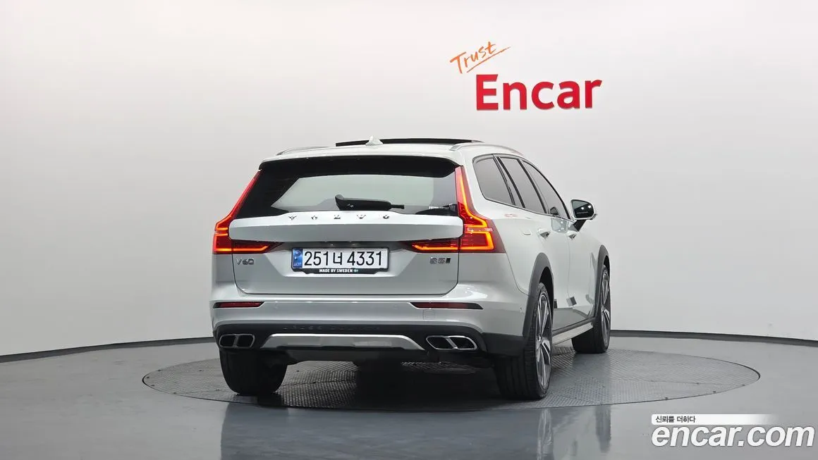 Volvo V60 2021 из KR, фото 3