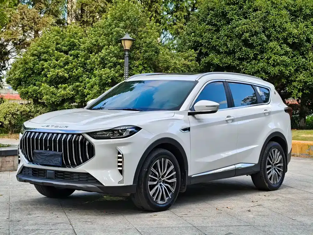 Jetour X70 PLUS — фото 1
